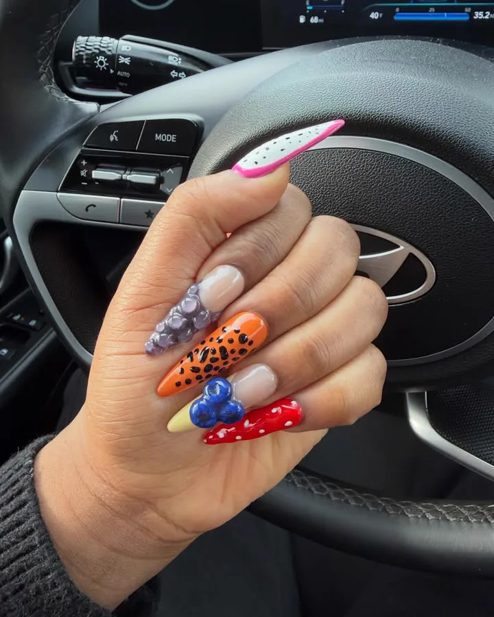 Stiletto set with 3D berries and animal print