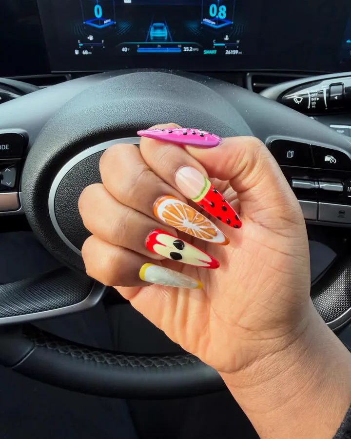 Almond set with hand-painted fruit slices